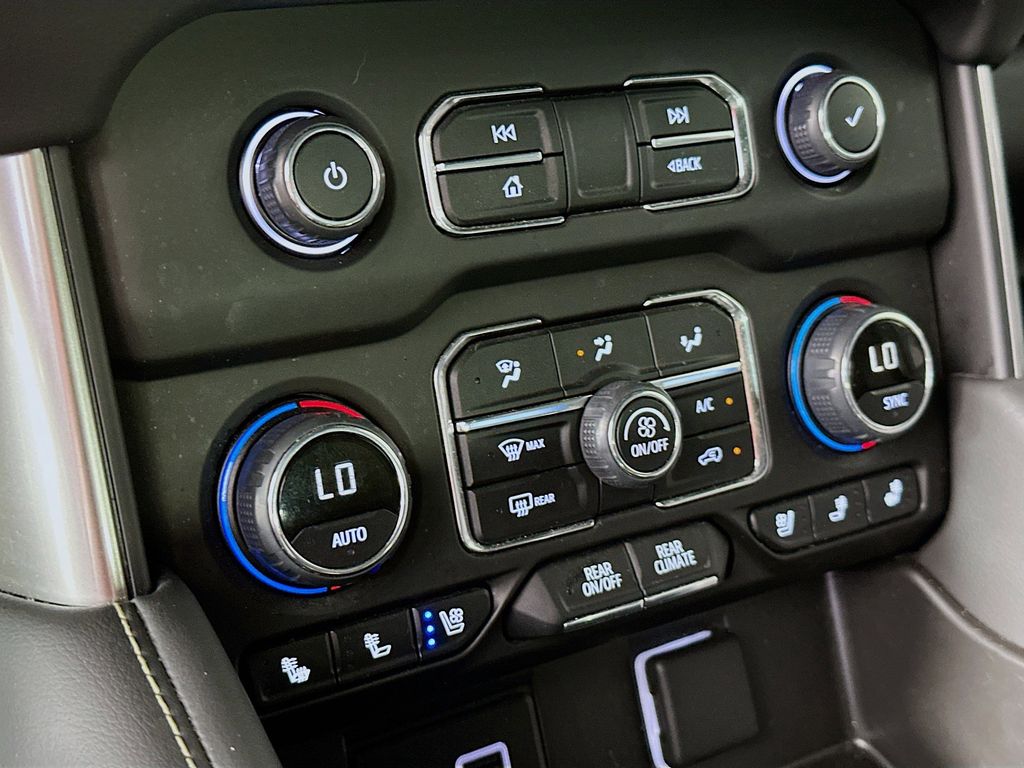 Thumbnail: 2023 Chevrolet Suburban - 23