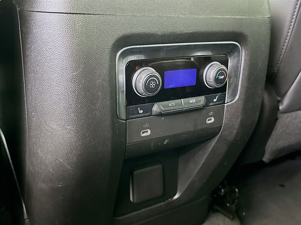 Thumbnail: 2023 Chevrolet Suburban - 22