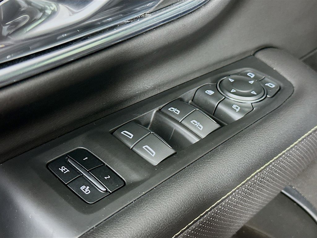 Thumbnail: 2023 Chevrolet Suburban - 29