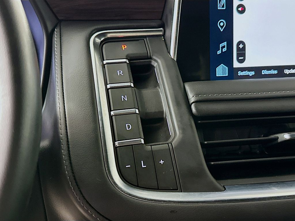 Thumbnail: 2023 Chevrolet Tahoe - 17