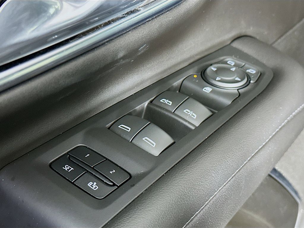 Thumbnail: 2023 Chevrolet Tahoe - 30