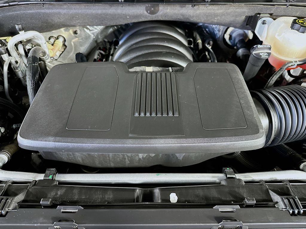 Thumbnail: 2023 Chevrolet Tahoe - 9