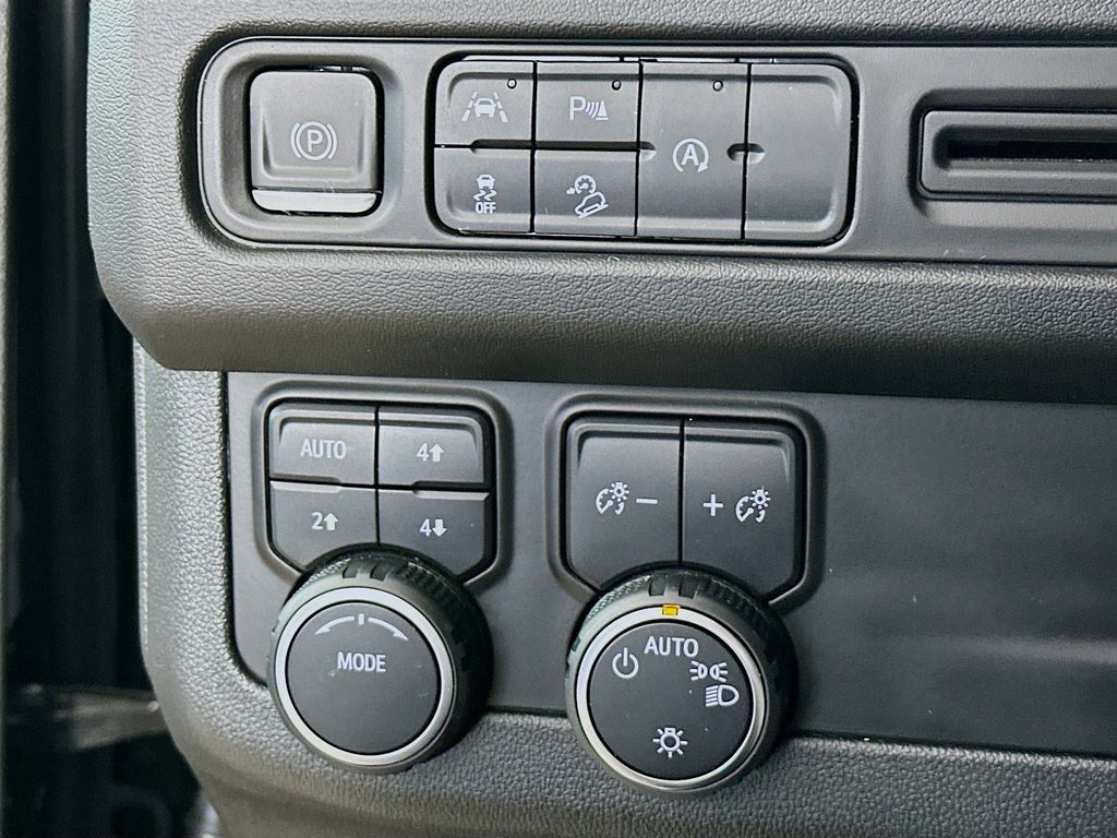 Thumbnail: 2023 Chevrolet Tahoe - 28