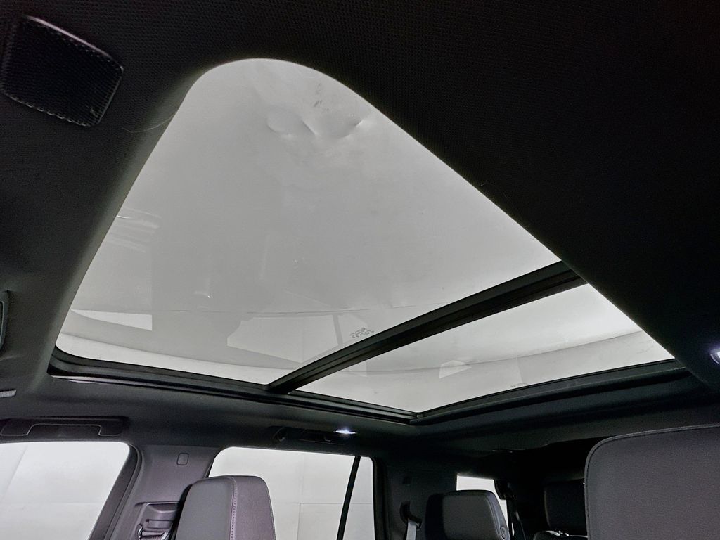 Thumbnail: 2023 Chevrolet Tahoe - 32