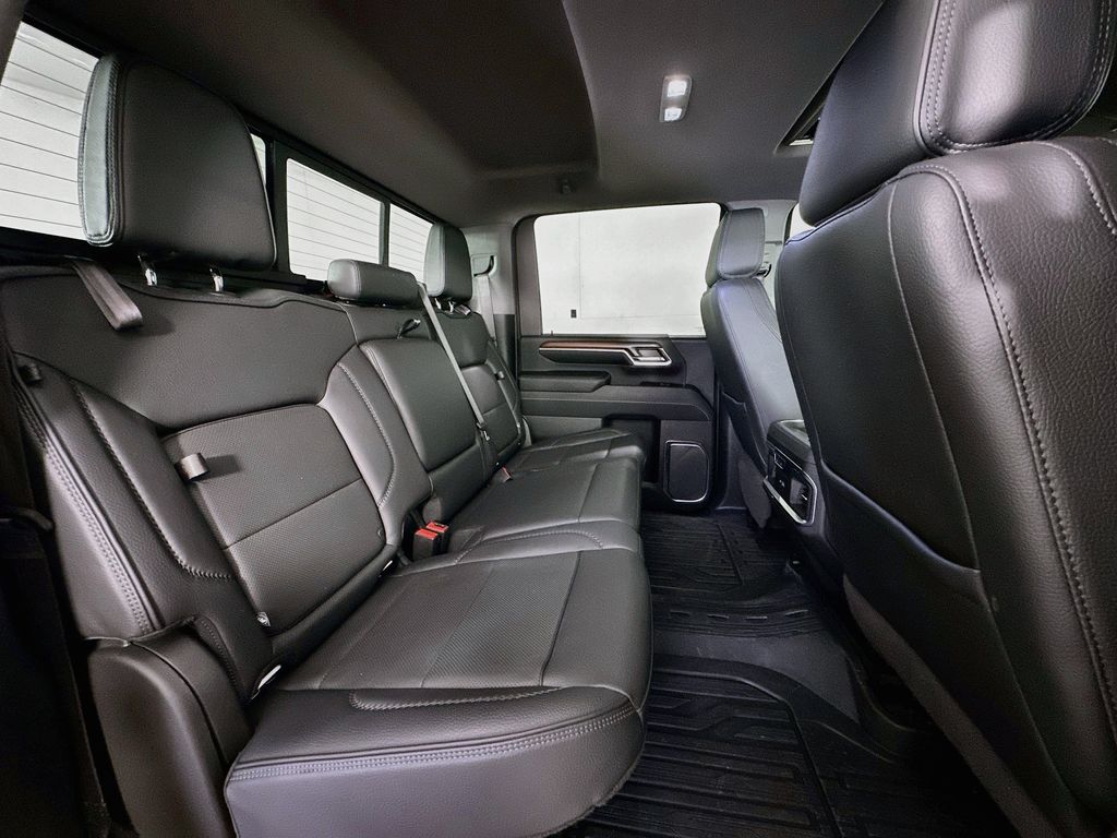 Thumbnail: 2024 GMC Sierra 3500 - 31