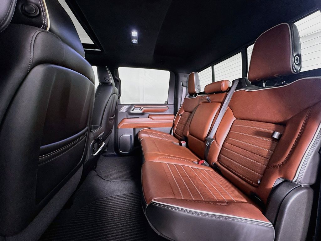 Thumbnail: 2024 GMC Sierra 2500 - 13