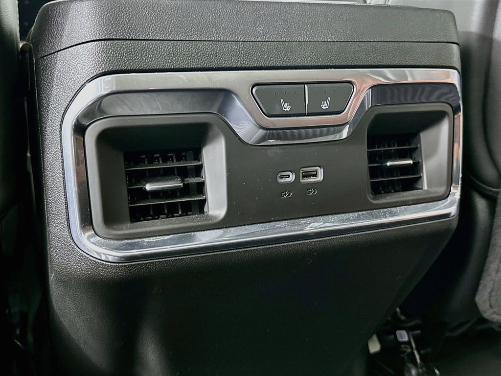 Thumbnail: 2024 GMC Sierra 2500 - 22