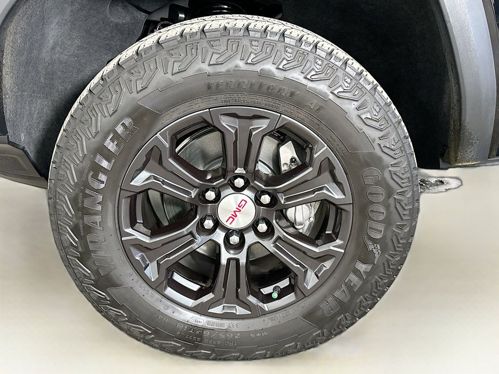 Thumbnail: 2023 GMC Canyon - 8
