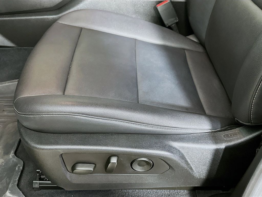 Thumbnail: 2023 GMC Canyon - 28