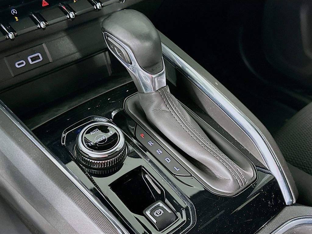 Thumbnail: 2023 GMC Canyon - 17