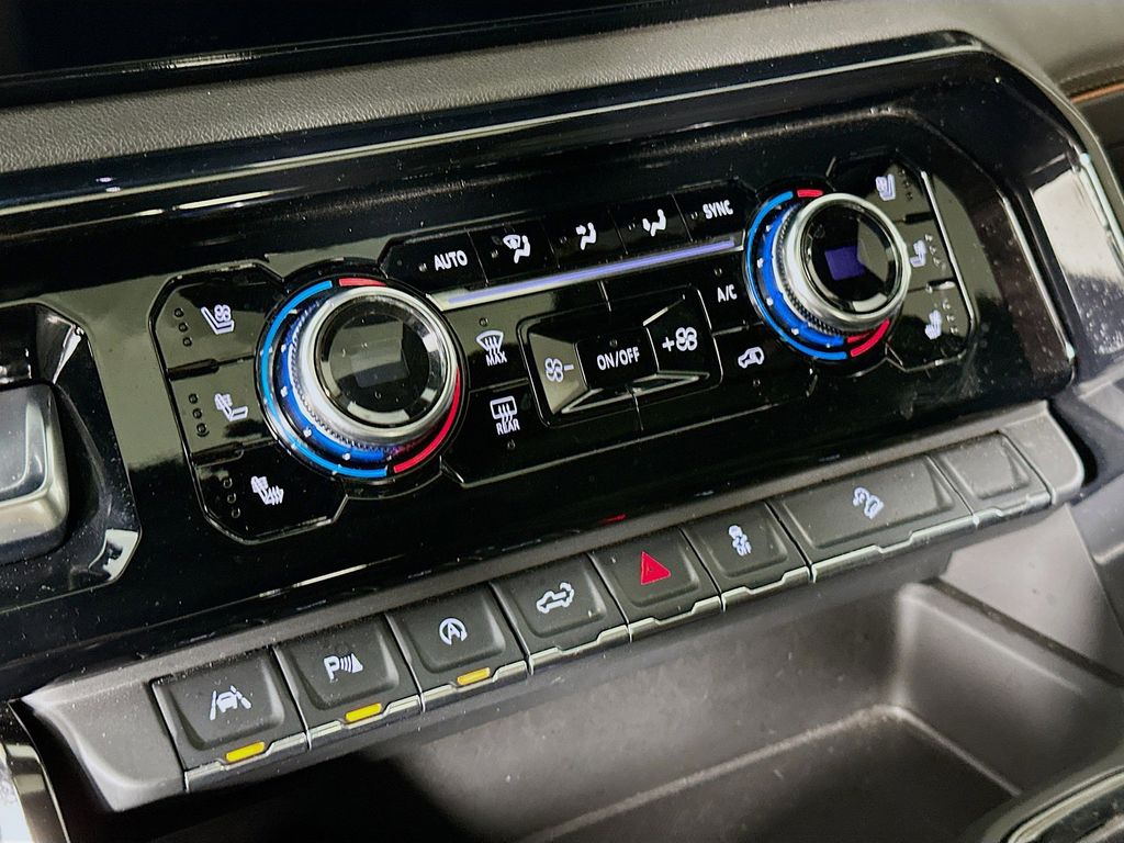 Thumbnail: 2024 GMC Sierra 1500 - 23