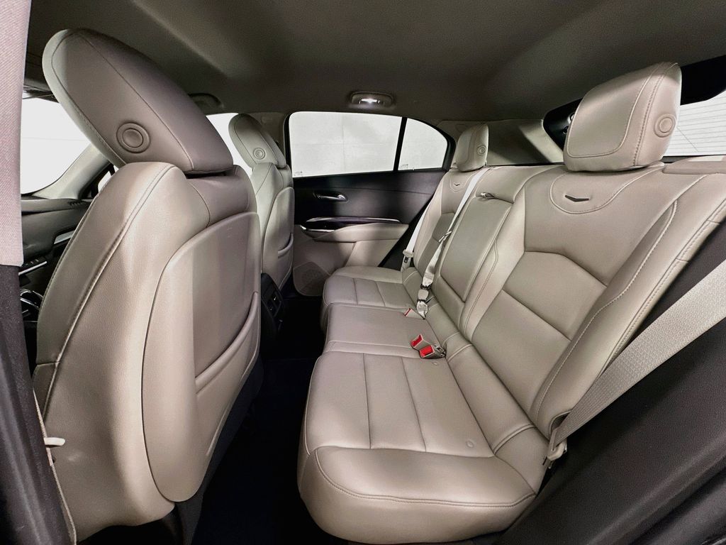 Thumbnail: 2023 Cadillac XT4 - 13