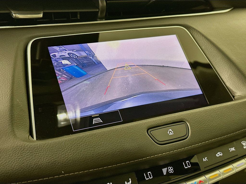 Thumbnail: 2023 Cadillac XT4 - 28
