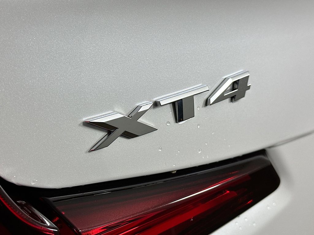 Thumbnail: 2022 Cadillac XT4 - 7