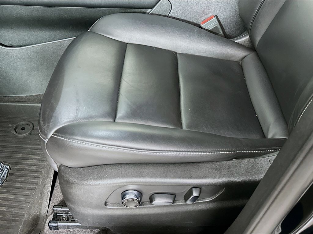 Thumbnail: 2024 Cadillac XT4 - 31