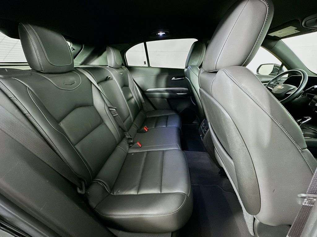 Thumbnail: 2024 Cadillac XT4 - 32