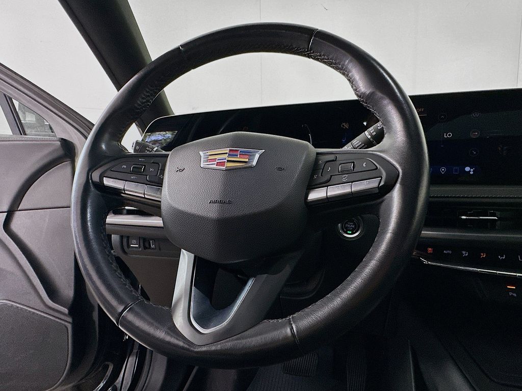 Thumbnail: 2024 Cadillac XT4 - 14