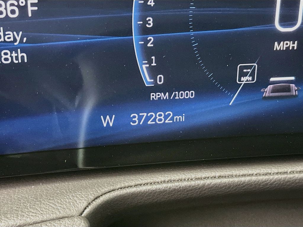 Thumbnail: 2025 Cadillac XT4 - 18