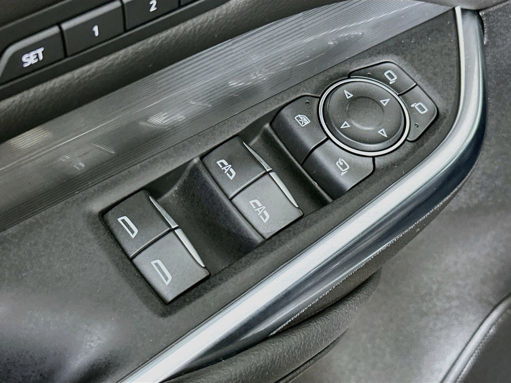 Thumbnail: 2025 Cadillac XT4 - 29