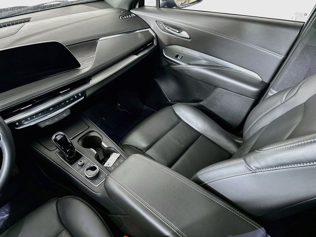 Thumbnail: 2025 Cadillac XT4 - 22
