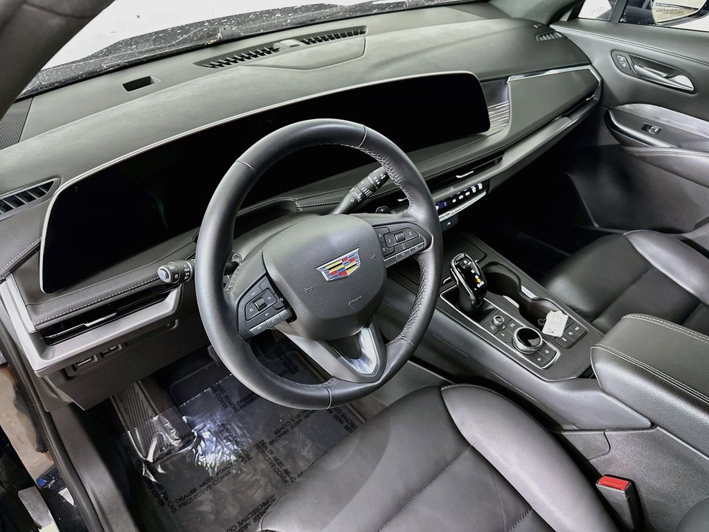 Thumbnail: 2025 Cadillac XT4 - 2