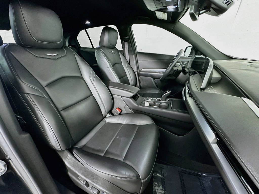 Thumbnail: 2025 Cadillac XT4 - 12