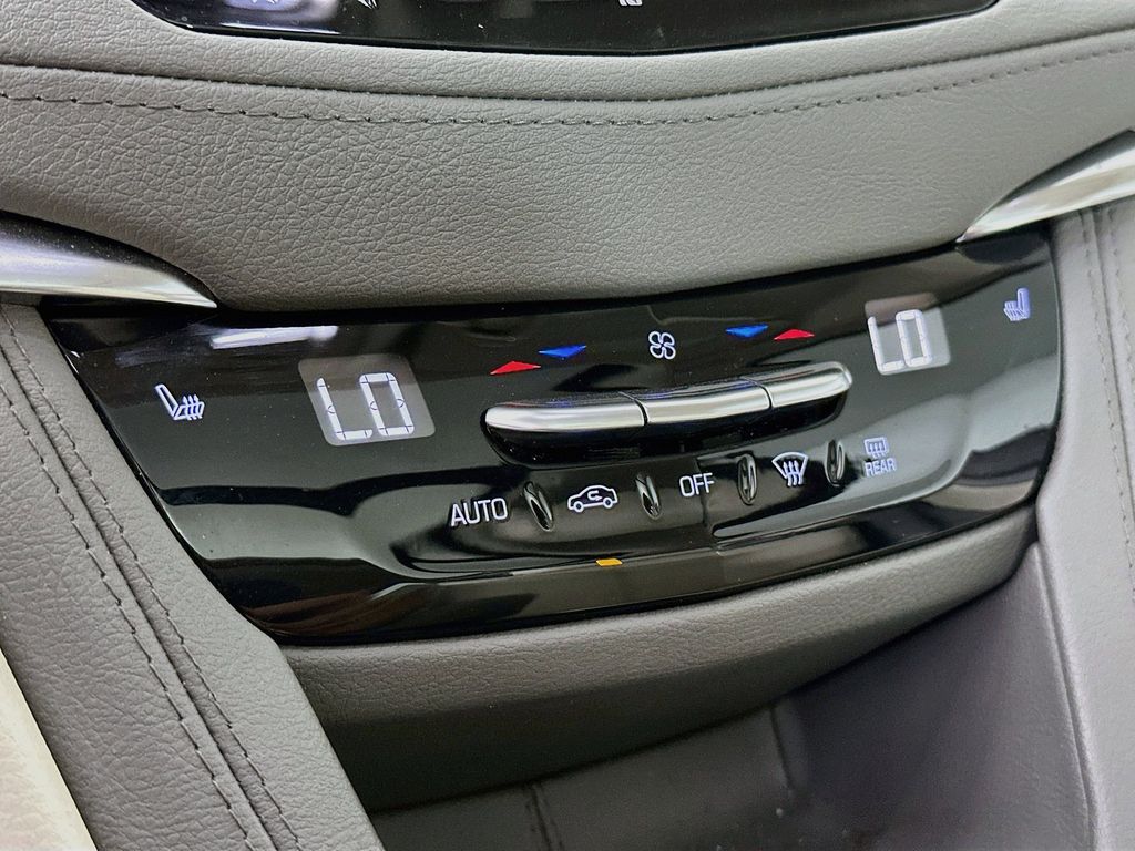 Thumbnail: 2021 Cadillac XT5 - 24