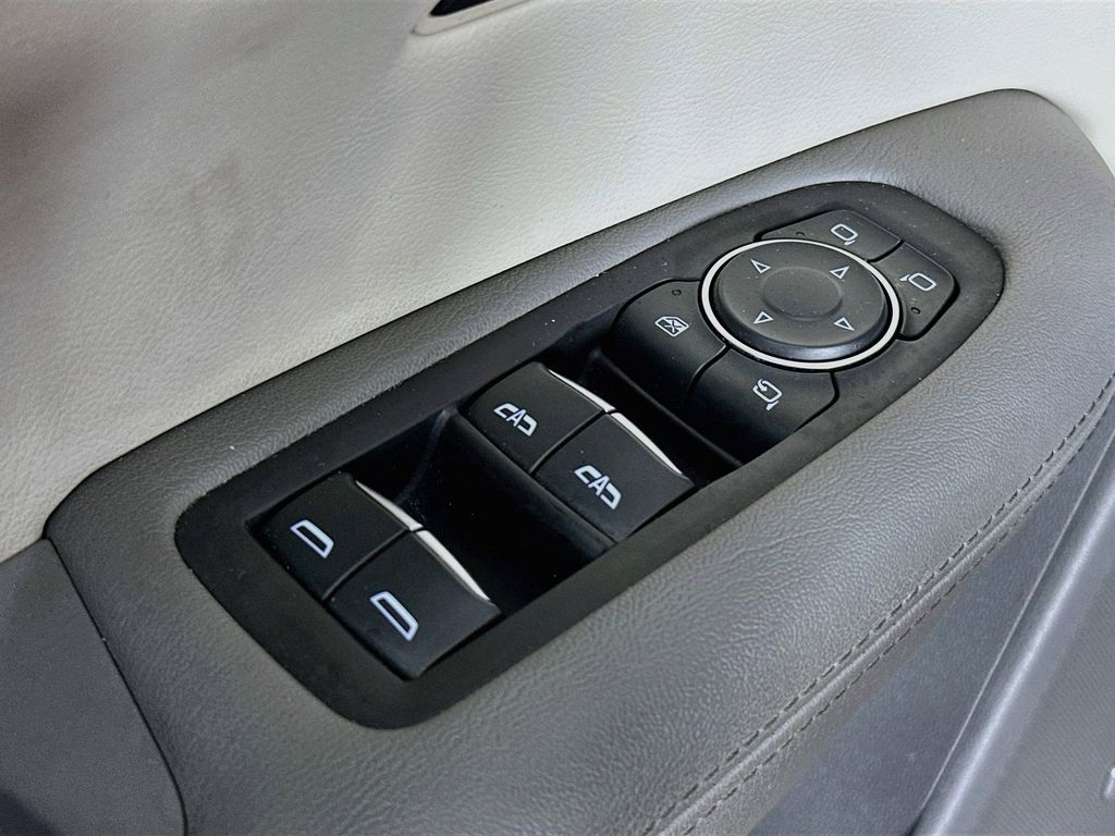 Thumbnail: 2021 Cadillac XT5 - 29