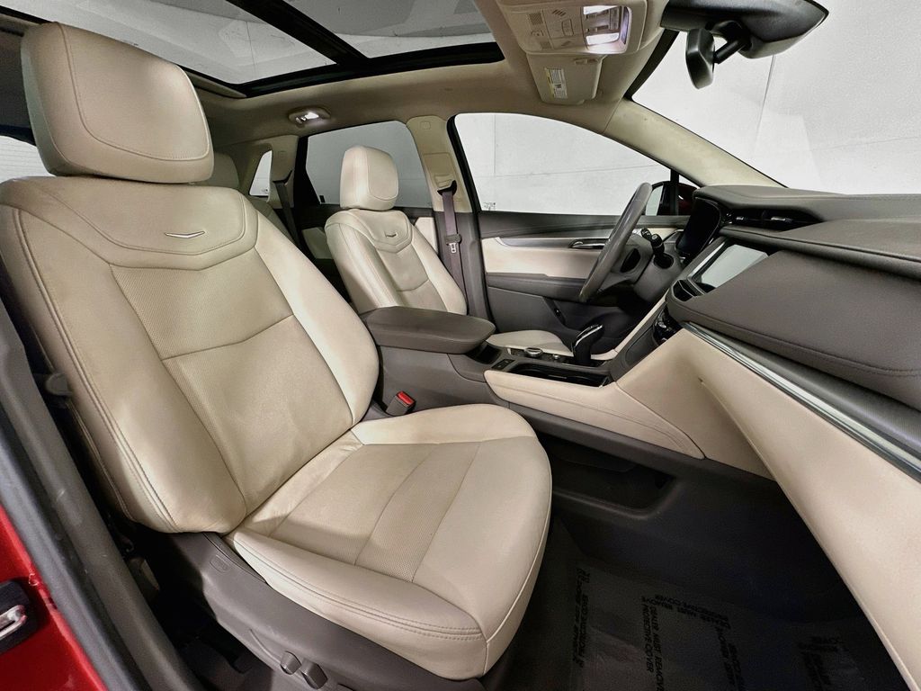 Thumbnail: 2021 Cadillac XT5 - 23