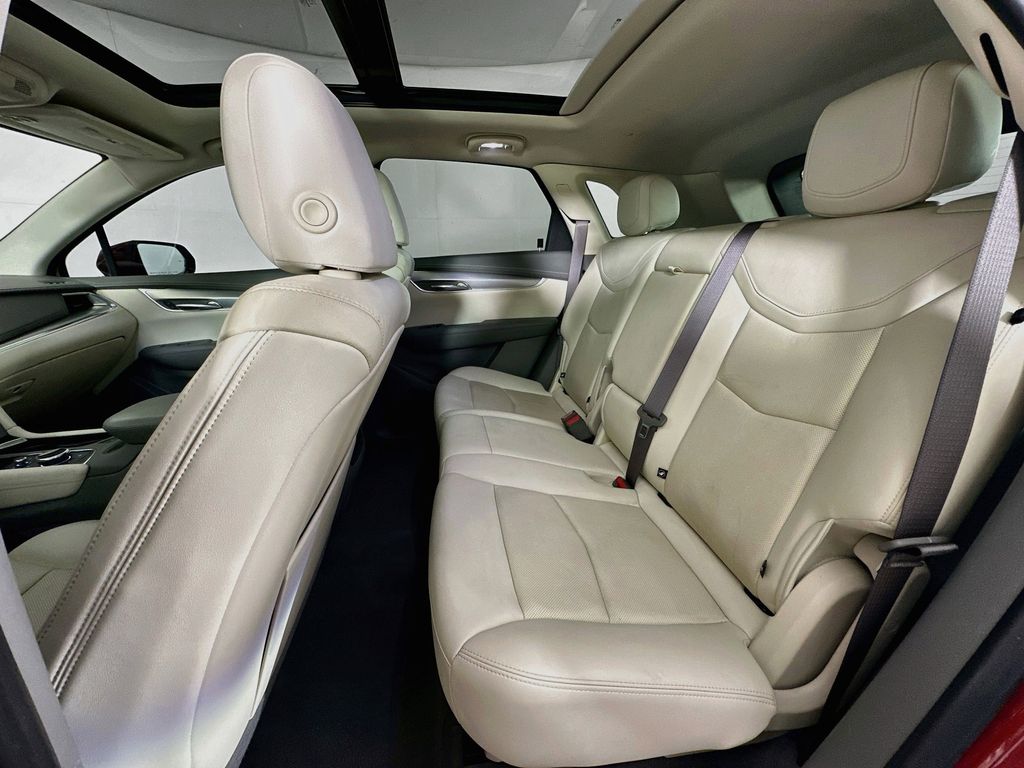 Thumbnail: 2021 Cadillac XT5 - 13