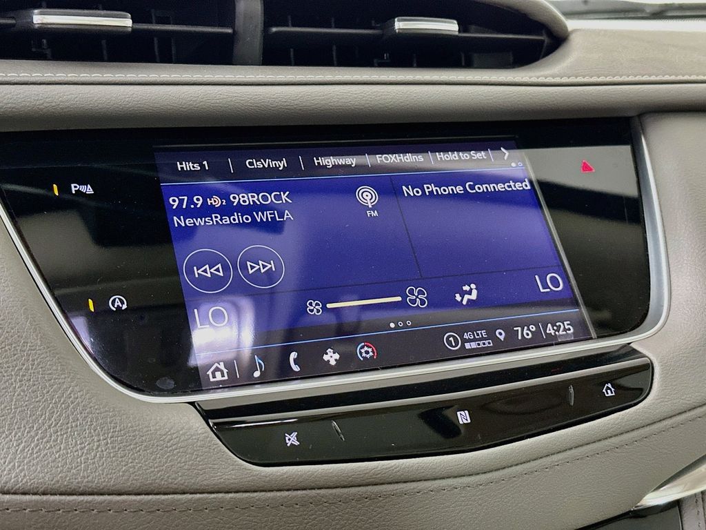 Thumbnail: 2021 Cadillac XT5 - 16
