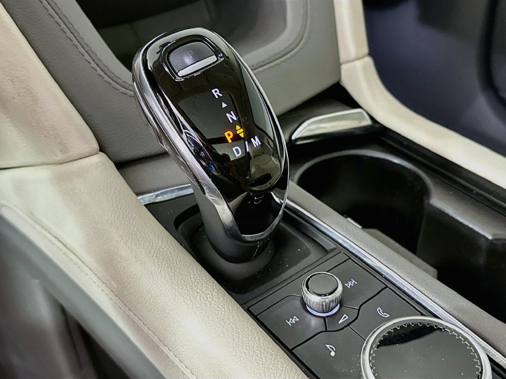 Thumbnail: 2021 Cadillac XT5 - 16