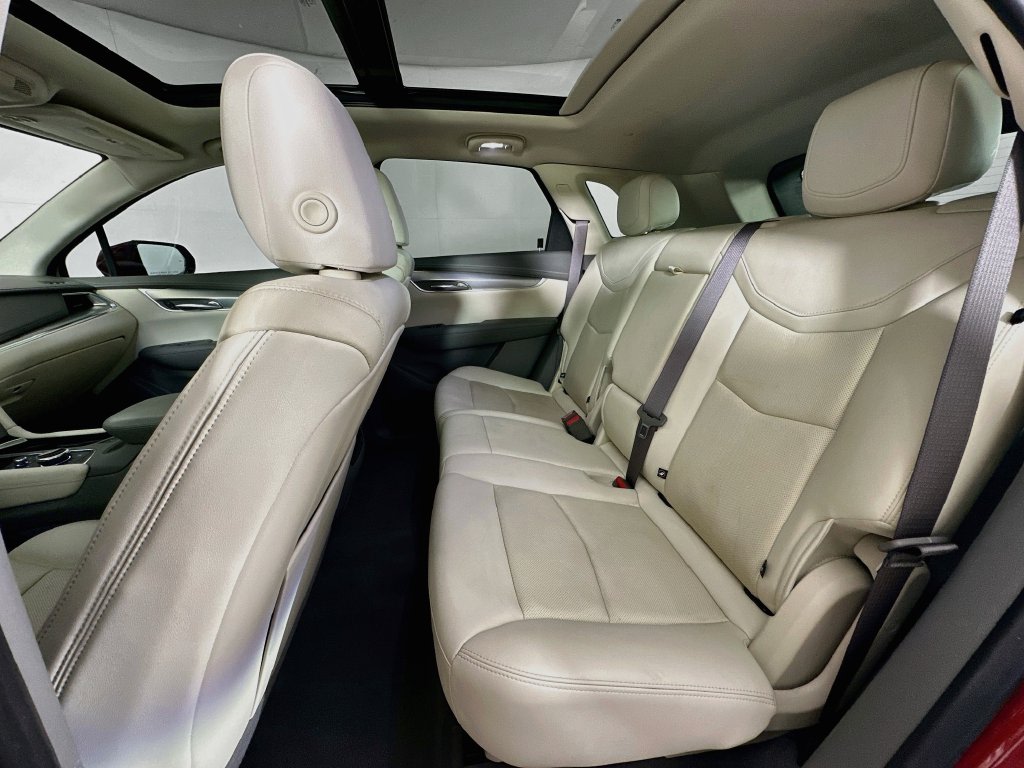 Thumbnail: 2021 Cadillac XT5 - 12