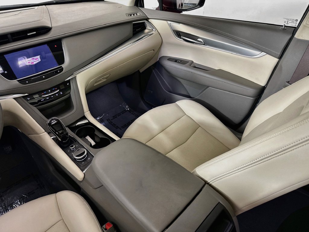 Thumbnail: 2021 Cadillac XT5 - 10