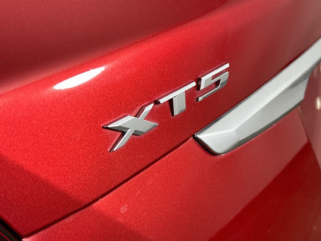 Thumbnail: 2021 Cadillac XT5 - 6