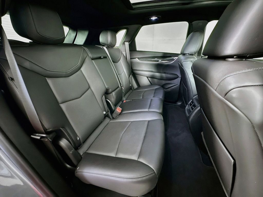 Thumbnail: 2021 Cadillac XT5 - 33