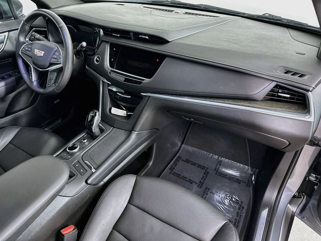 Thumbnail: 2021 Cadillac XT5 - 15