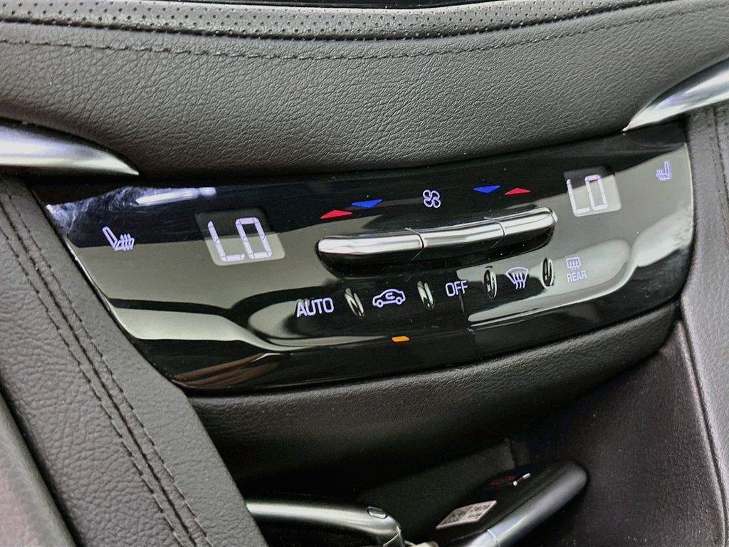 Thumbnail: 2021 Cadillac XT5 - 24