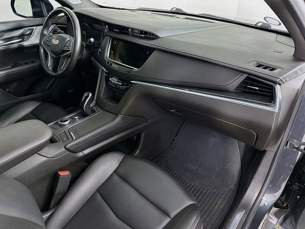 Thumbnail: 2023 Cadillac XT5 - 35