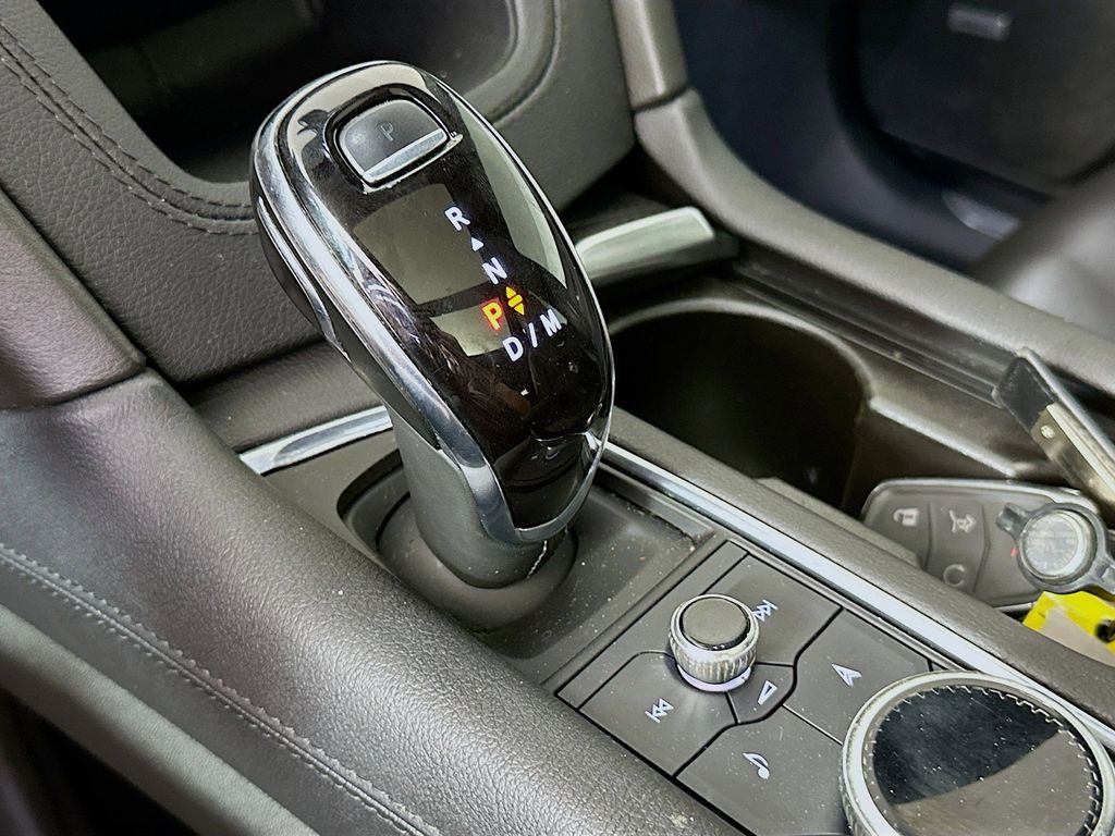 Thumbnail: 2023 Cadillac XT5 - 17