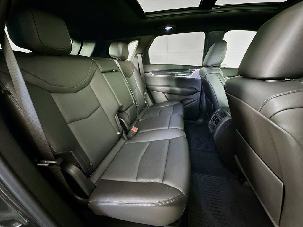 Thumbnail: 2023 Cadillac XT5 - 33