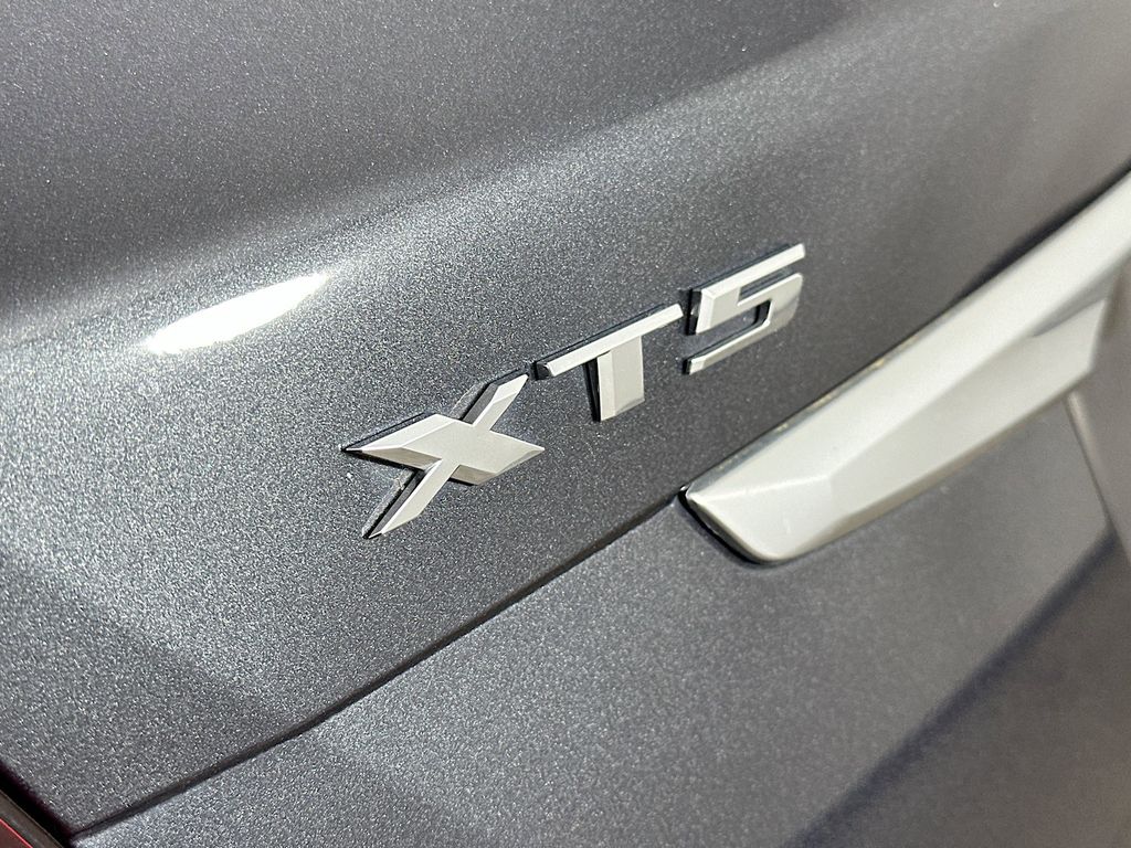 Thumbnail: 2023 Cadillac XT5 - 7