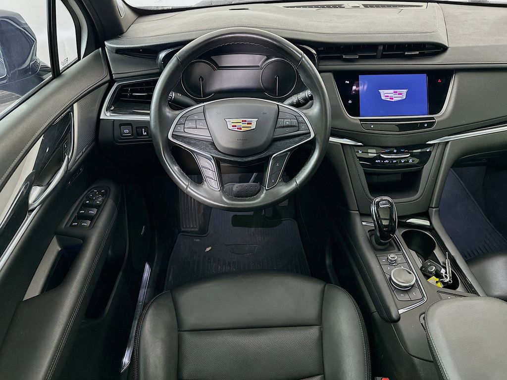 Thumbnail: 2023 Cadillac XT5 - 10