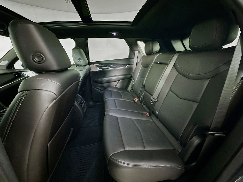 Thumbnail: 2023 Cadillac XT5 - 13