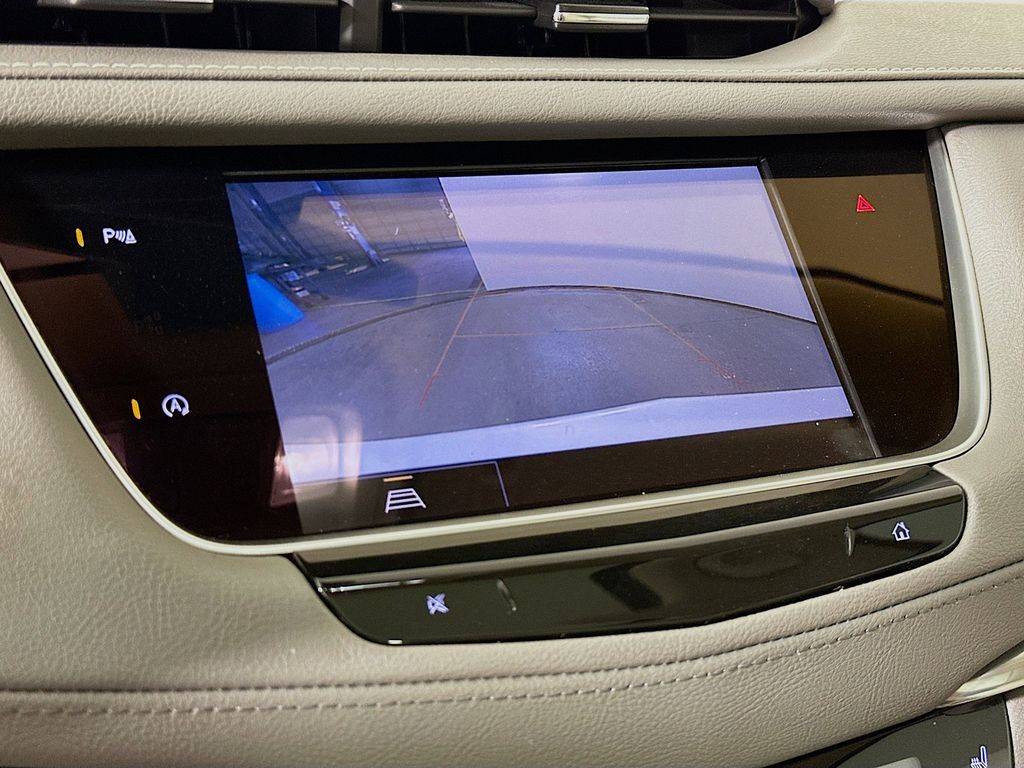 Thumbnail: 2022 Cadillac XT5 - 28