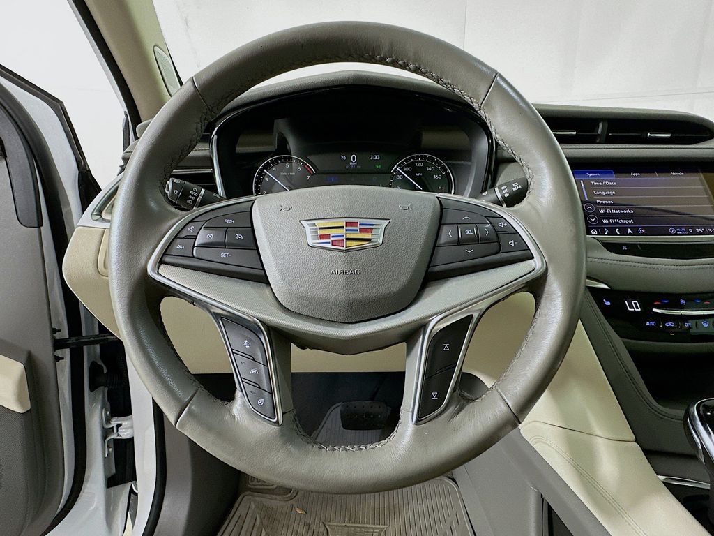 Thumbnail: 2022 Cadillac XT5 - 15