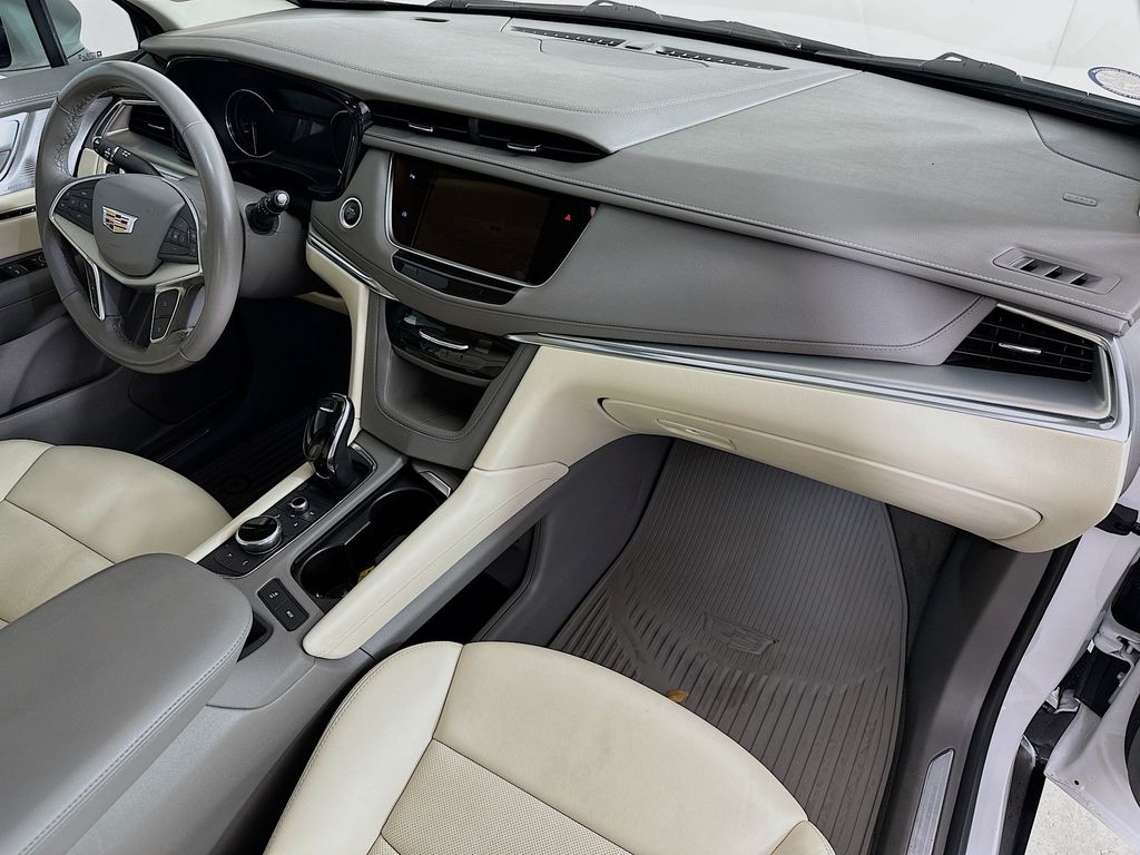 Thumbnail: 2022 Cadillac XT5 - 34