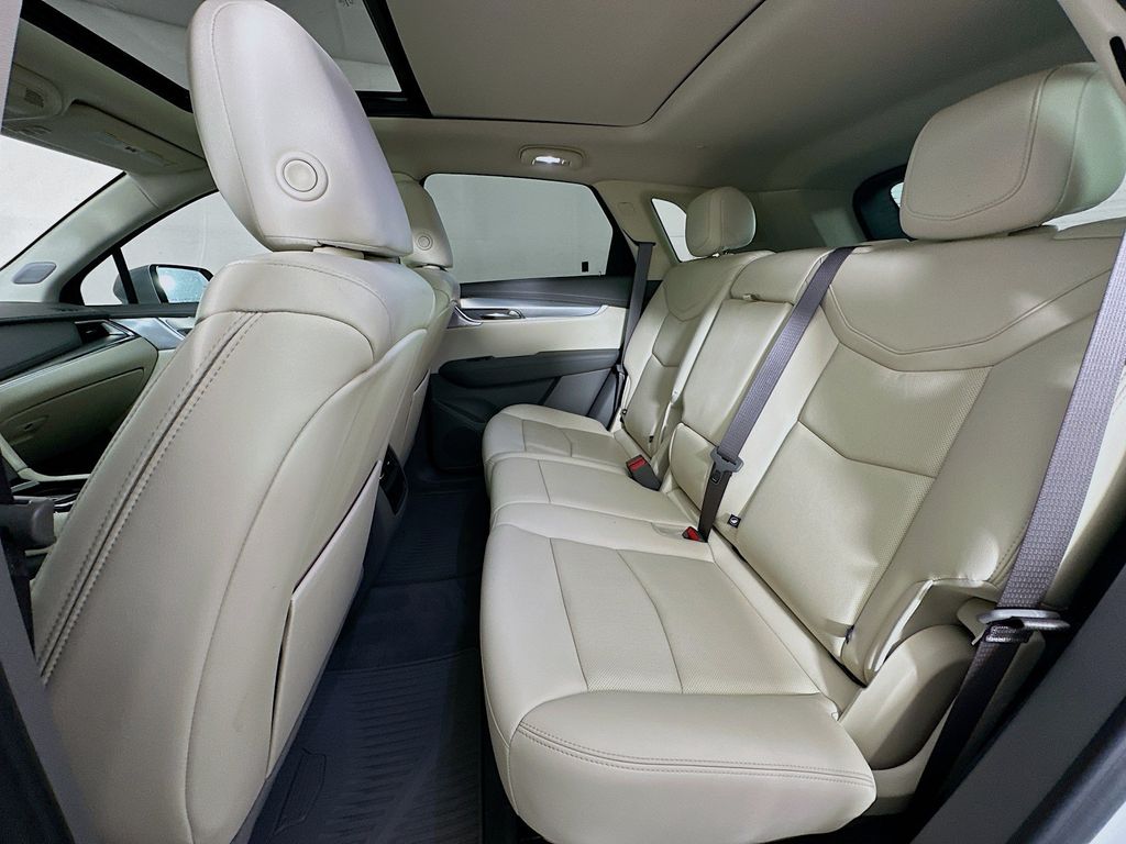Thumbnail: 2022 Cadillac XT5 - 13