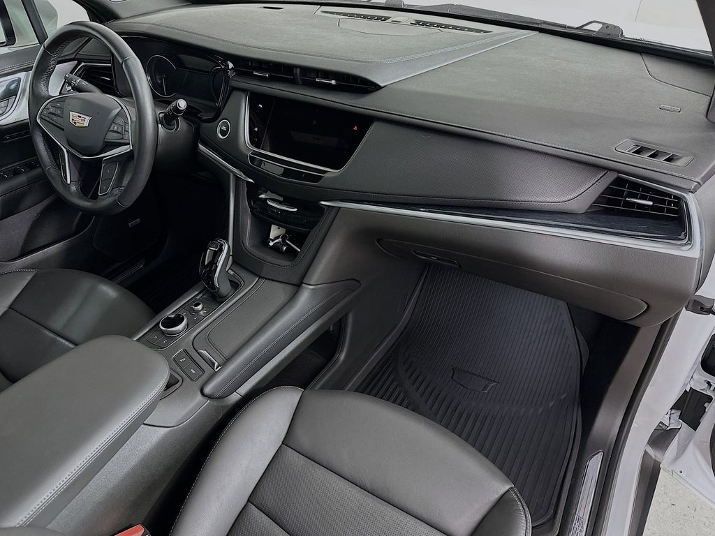 Thumbnail: 2024 Cadillac XT5 - 15