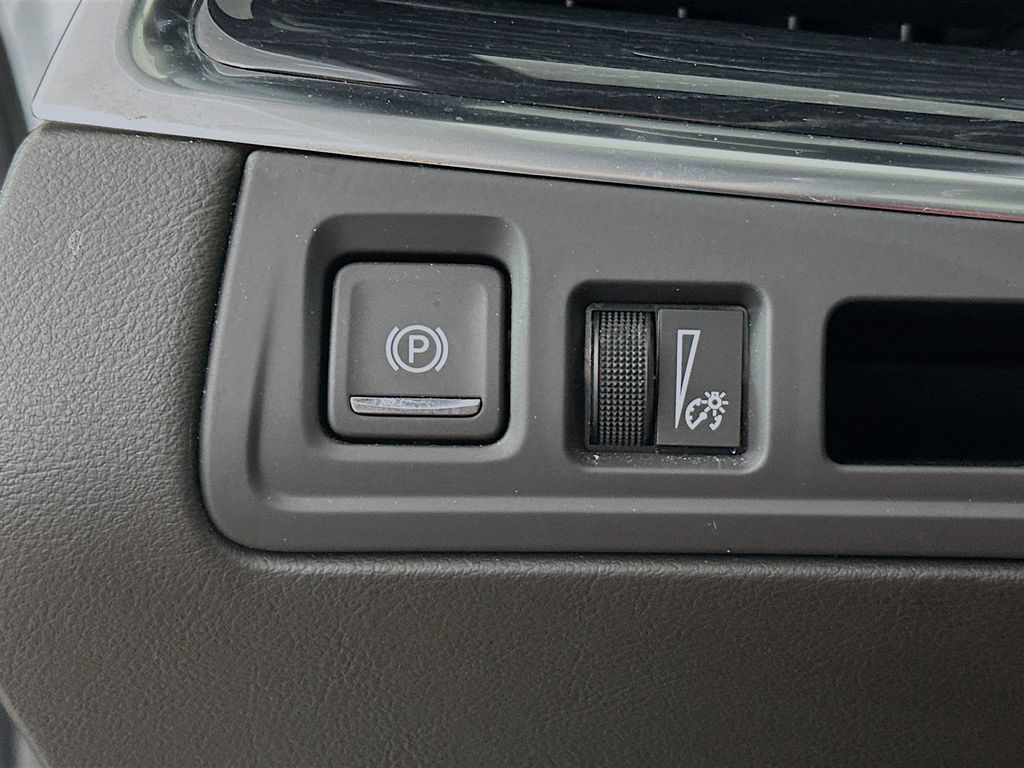 Thumbnail: 2024 Cadillac XT5 - 28